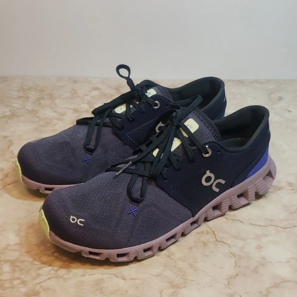 On Running Dark Blue and Violet Women's Shoes Size 9 - Picture 4 of 8
